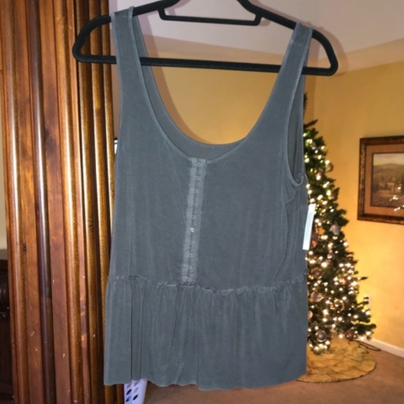 American Eagle Outfitters Tops - American Eagle Top - WORN ONCE